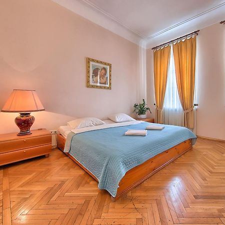 Zizu Hotel Αγία Πετρούπολη Εξωτερικό φωτογραφία